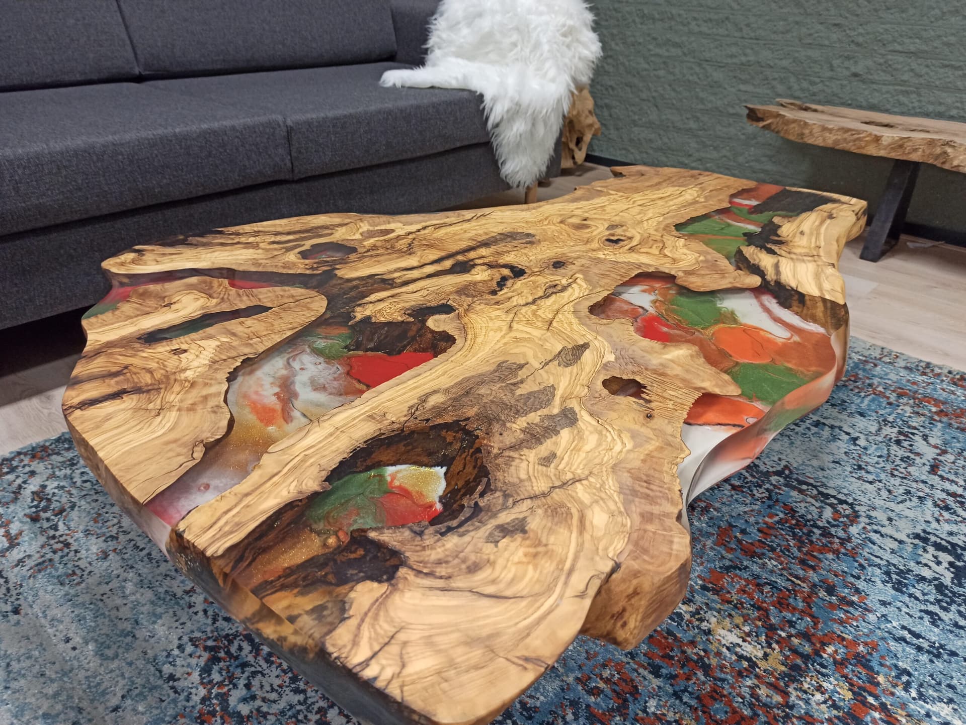 Van Dierbare Herinnering naar Droomtafel: Ontwerp Uw Unieke Epoxy Tafel bij iQonya