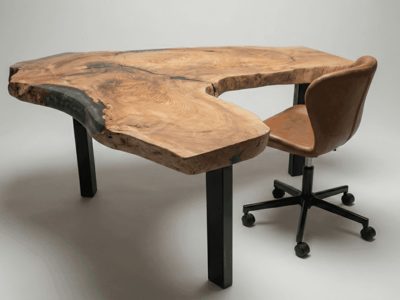 Baumkanten-Schreibtisch mit grünem Epoxidharz (Eckschreibtisch)