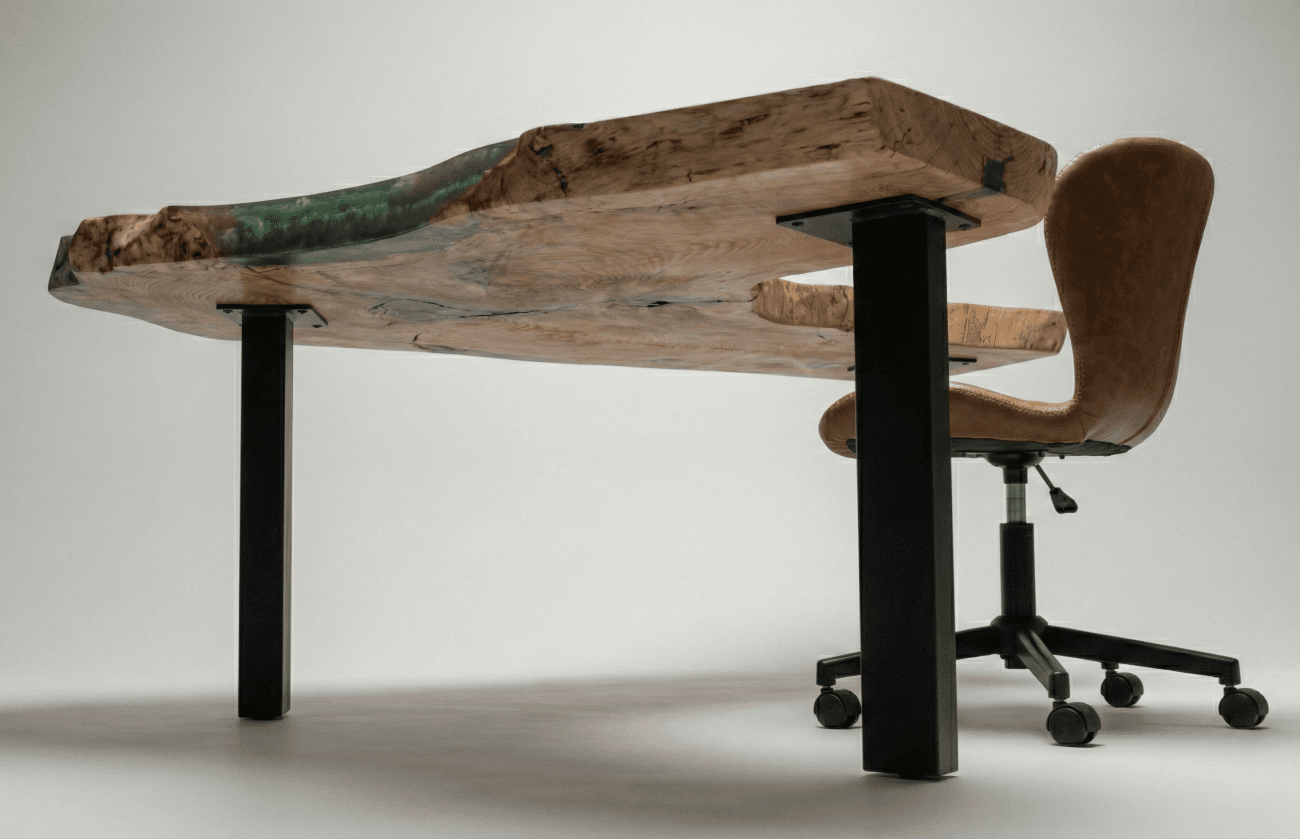 Baumkanten-Schreibtisch mit grünem Epoxidharz (Eckschreibtisch)